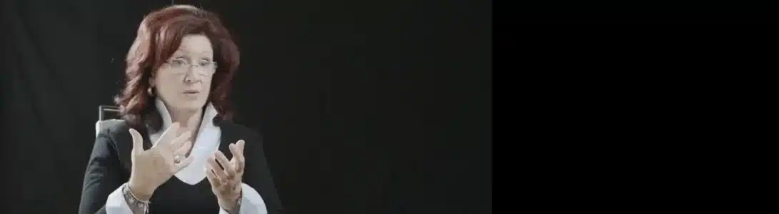 Sue Johnson en acción
